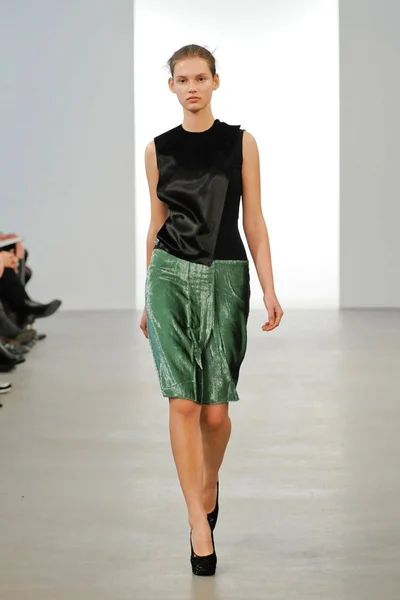 Look 18